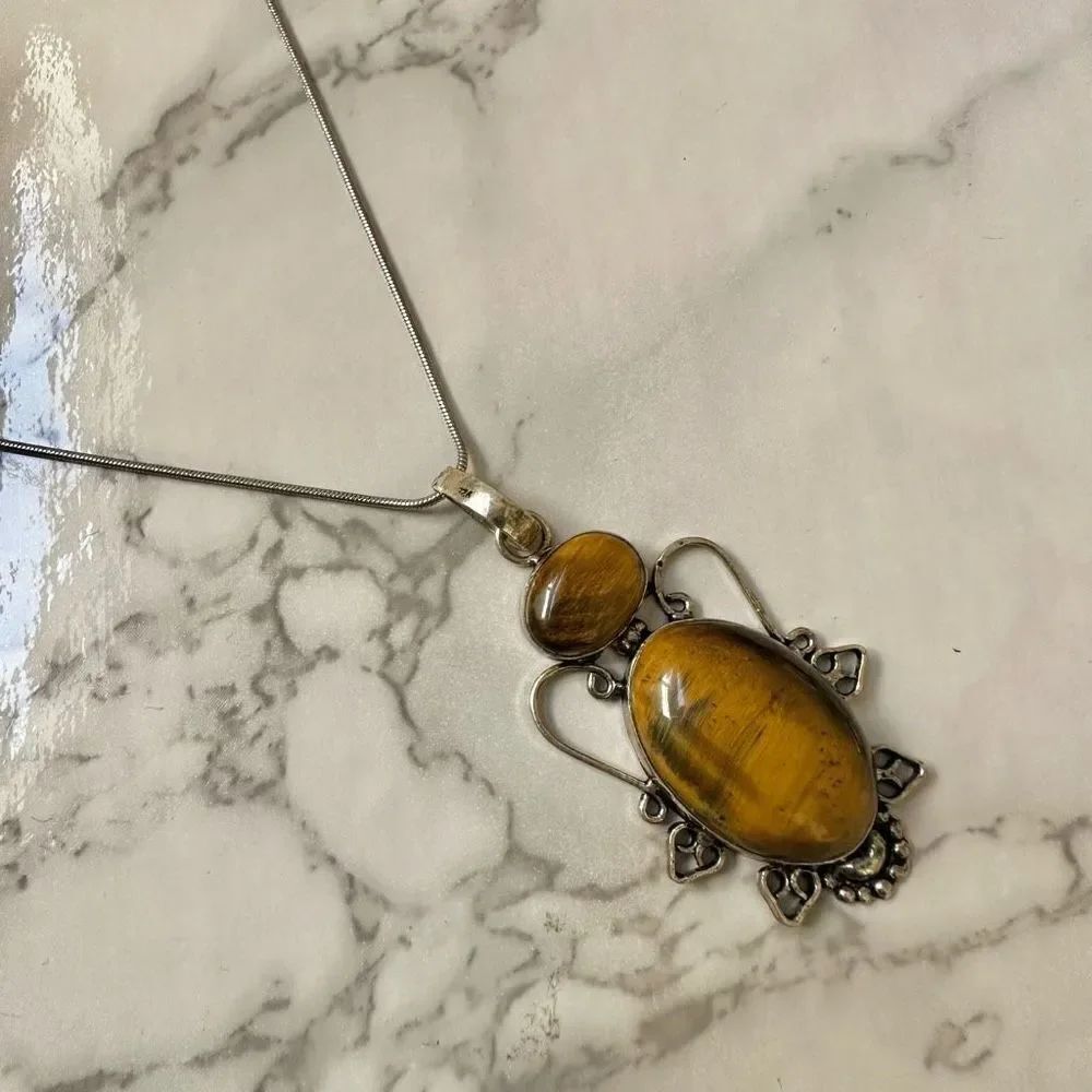 Silver tiger eye pendant necklace
